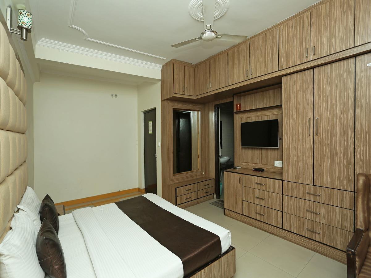 Oyo 10425 Queens Pearl Inn Дехрадун Экстерьер фото